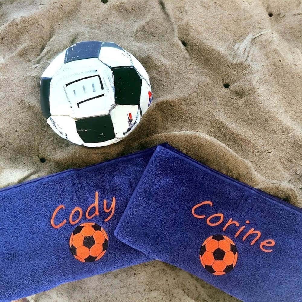 handdoek naam en oranje voetbal